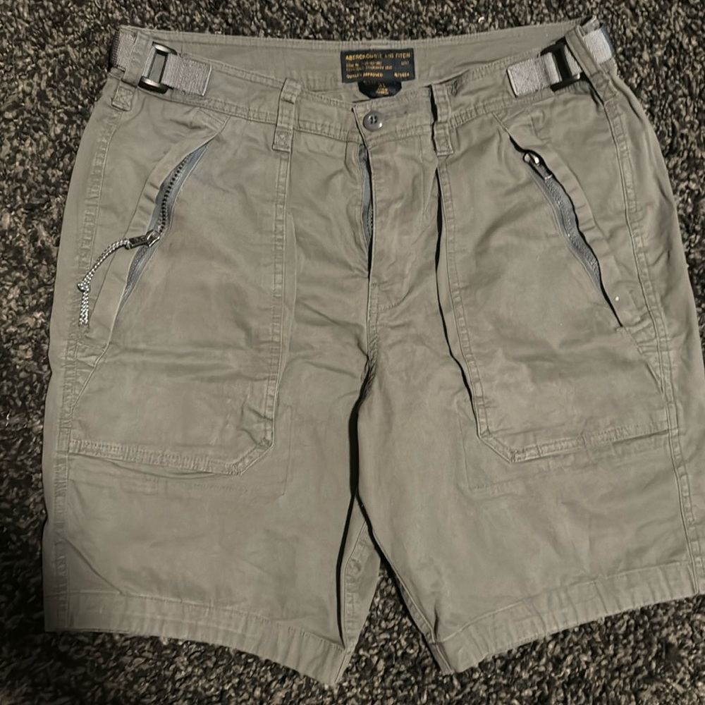 Abercrombie and Fitch men’s paratrooper shorts cargo zip pocket grey 31